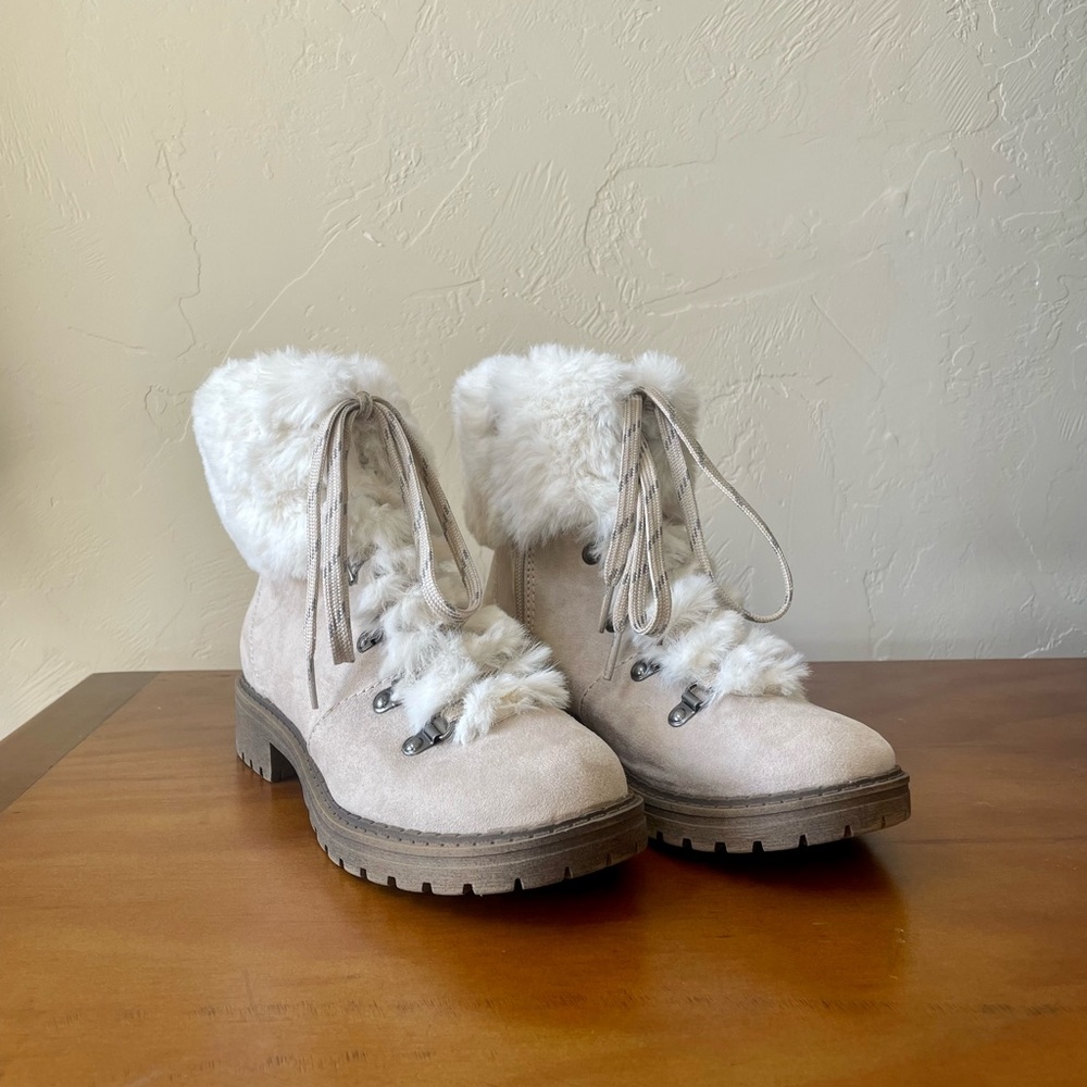 Universal threads fur boots Liliana women’s